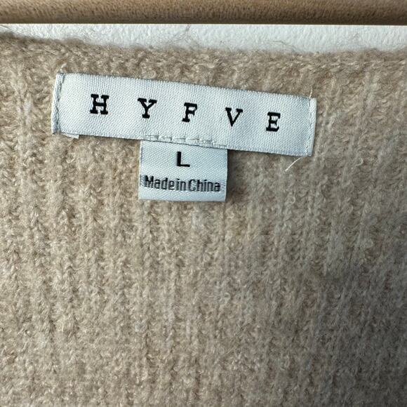 HYFVE Beige Oversized V-Neck Sweater Women’s Size Large Cozy Knit Pullover - Picture 5 of 6